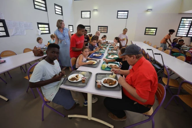 Saint-Pierre : visite intergénérationnelle à l'école Leconte de Lisle 