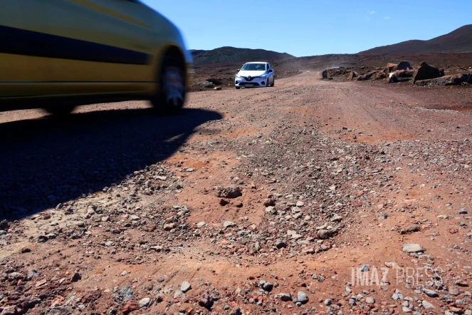 route de la plaine des sables au volcan 