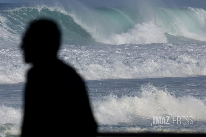 Maintien de la vigilance jaune vagues - submersion entre le Port et Saint-Philippe