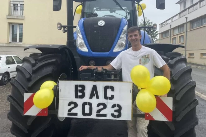 Bac 2023 : pour "marquer le coup" le jour des résultats, il débarque au lycée en tracteur