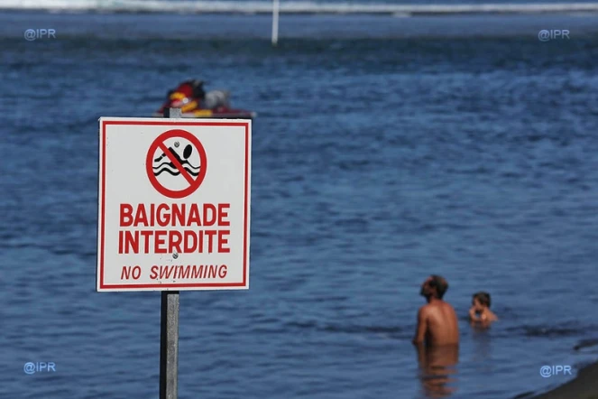 panneaux baignade interdite