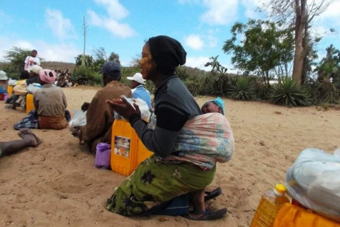 Famine à Madagascar : des centaines de colis alimentaires distribués aux habitants du sud 