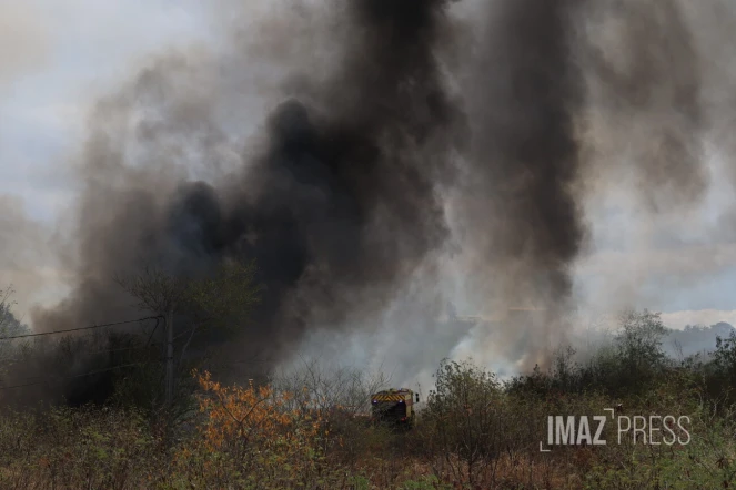 Saint-Paul : incendies en séries à proximité de la quatre voies, la dépendance d'une maison partie en fumée