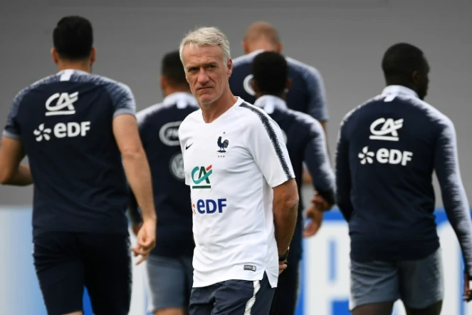 L'entraîneur de la France Didier Deschamps pendant une séance d'entraînement le 22 juin 2018 lors du Mondial en Russie