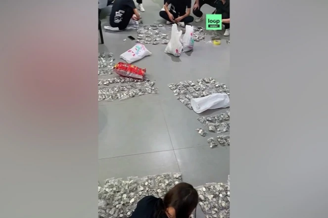 Chine : un homme achète une voiture avec 17 sacs de pièces de monnaie 