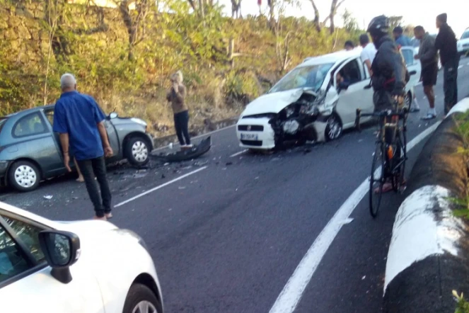Route de la montagne coupée après un accident