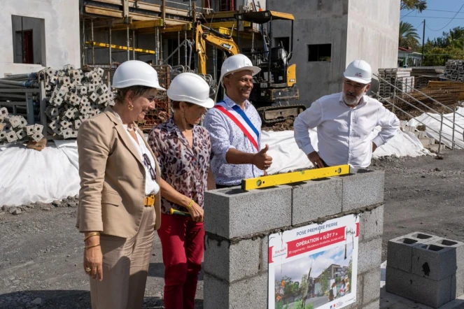 Saint-Paul pose la première pierre du futur Domaine du Centaure