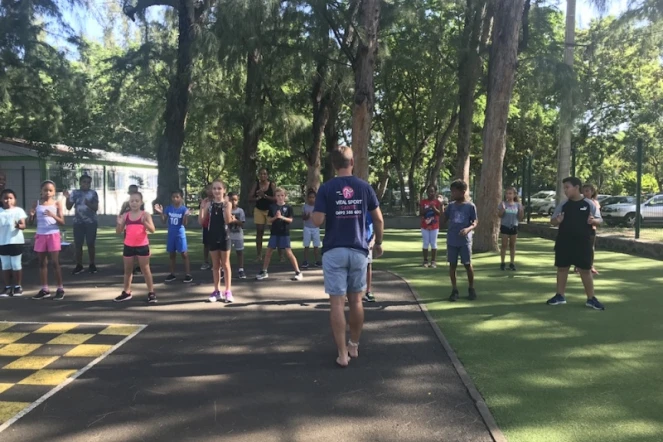 Saint-Paul : les élèves de l'école Louise Siarane fêtent le sport