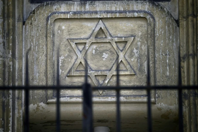 Un Palestinien soupçonné d'avoir agressé un rabbin à coup de chaise à Neuilly-sur-Seine, près de Paris, a été placé en hospitalisation sous contrainte après avoir initialement été mis en garde à vue