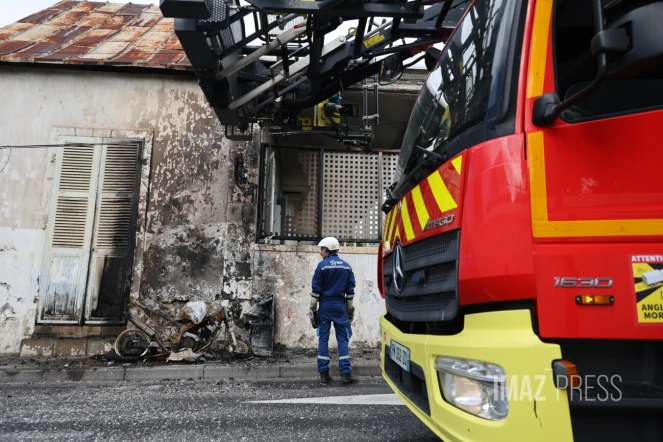 Saint-Denis : une moto prend feu dans la rue de Paris [?]