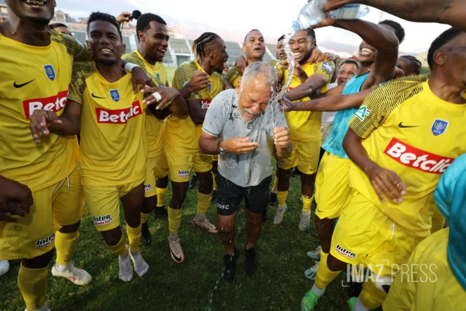 Finale régionale de la Coupe de France : le Saint-Denis FC mène 1 à 0 face à la JS Saint-Pierroise [?]