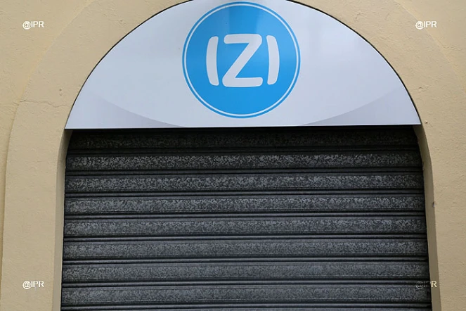 izi