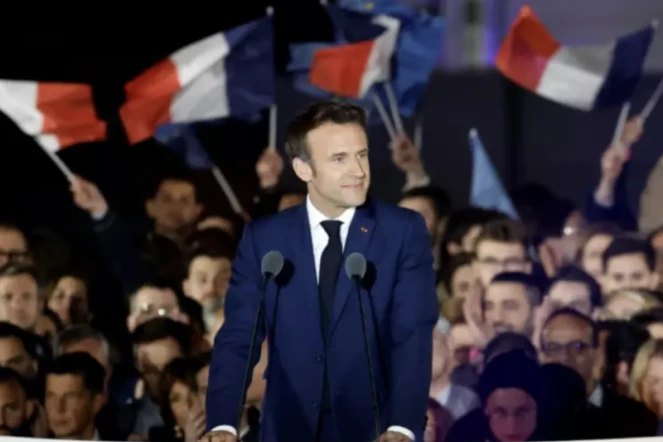 La réélection d'Emmanuel Macron saluée dans le monde 