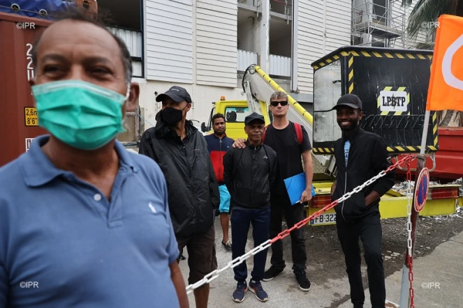 Hôtel de Saint-Denis : grève des salariés en charge de la rénovation 