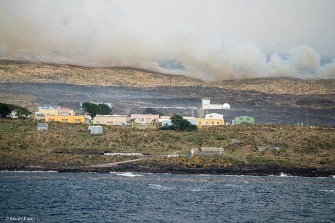 Incendie île Amsterdam 