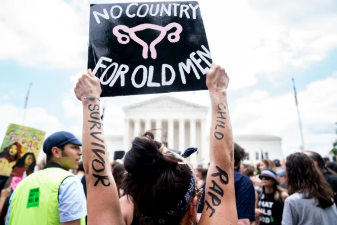 Une manifestation pour le droit à l'avortement devant la Cour suprême à Washington le 24 juin 2022