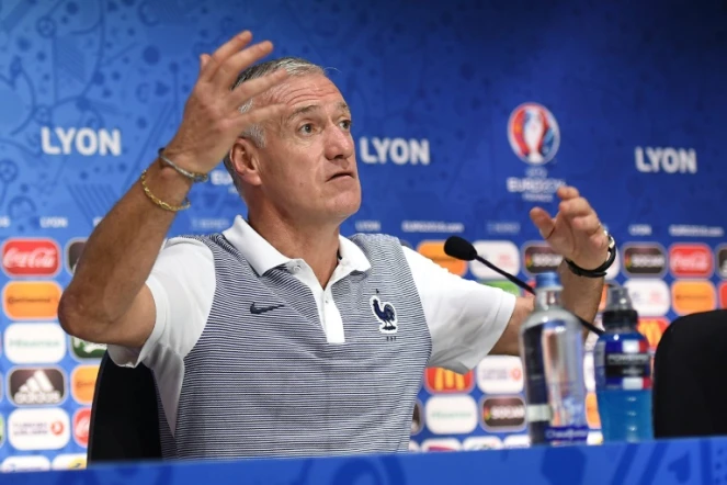 Le sélectionneur de l'équipe de France Didier Deschamps en conférence de presse, le 25 juin 2016 à Lyon