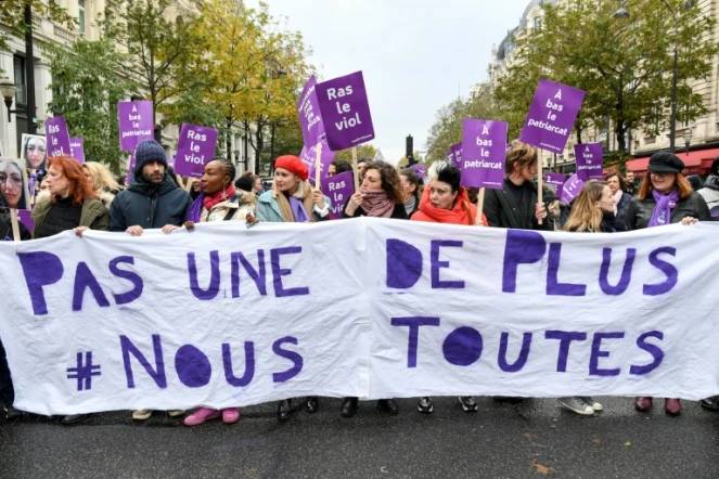 Manifestation à Paris le 23 novembre 2019 pour dire "stop" aux violences sexistes et sexuelles et aux féminicides