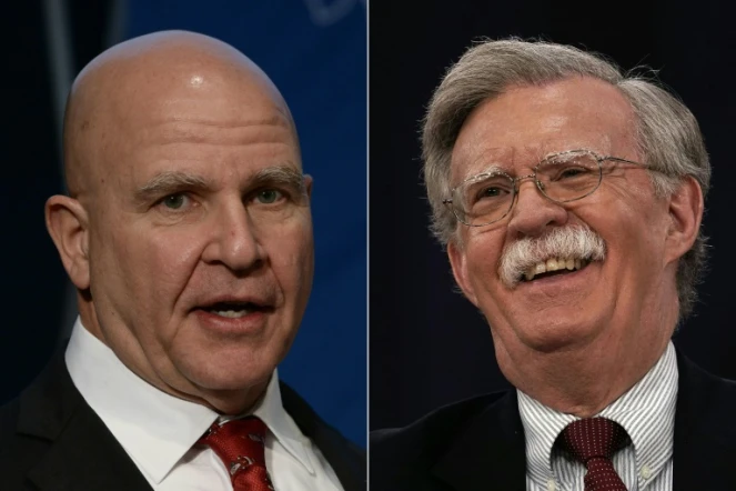 H.R. McMaster (à gauche) et son remplaçant au poste de la conseiller à la sécurité nationale, John Bolton (à droite)
