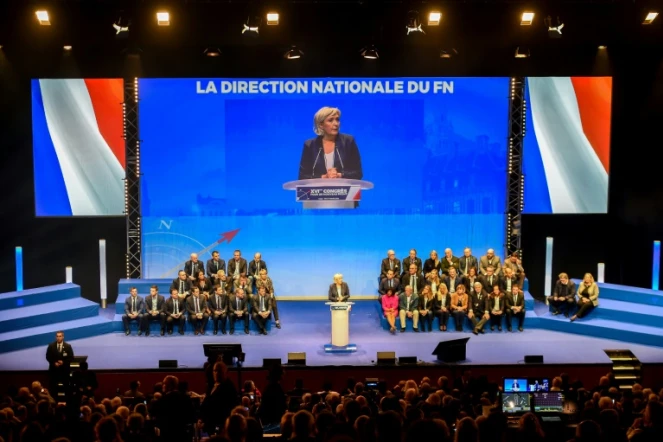 La présidente du Front national Marine Le Pen a proposé de rebapstiser son parti "Rassemblement national" lors du 16è congrès du FN le dimanche 11 mars 2018 à Lille