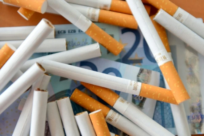 Le gouvernement compte sur une nouvelle taxe sur les fournisseurs de tabac, qui doit rapporter quelque 130 millions d'euros