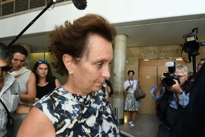 Sylvia Ratkowski, la fille d'Héléne Pastor, à son arrivée à la cour d'assises des Bouches-du-Rhône le 17 septembre