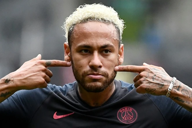 L'attaquant brésilien du PSG Neymar à la fin du Trophée des champions auquel il n'a pas pris part, contre Rennes, le 3 août 2019 à Shenzhen (Chine)