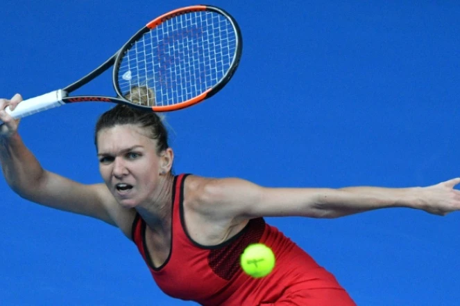 La Roumaine Simona Halep face à l'Allemande Angelique Kerber en demi-finales de l'Open d'Australie, le 25 janvier 2018 à Melbourne