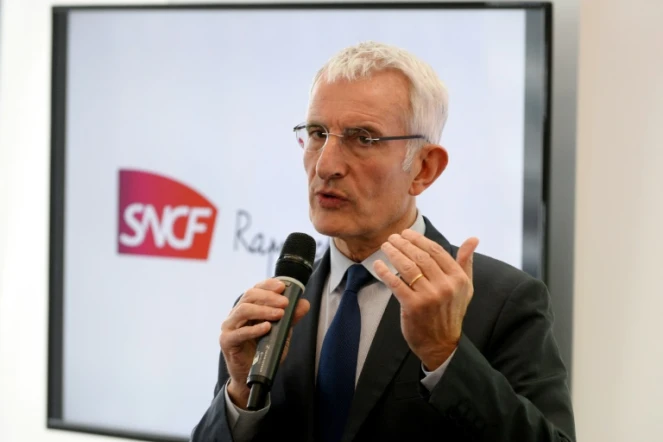 Présentation des résultats financiers 2016 de la SNCF par son président Guillaume Pepy, à Sain-Denis près de Paris, le 27 février 2017