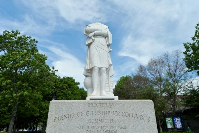 La statue de Christophe Colomb décapitée dans un parc à Boston, le 10 juin 2020
