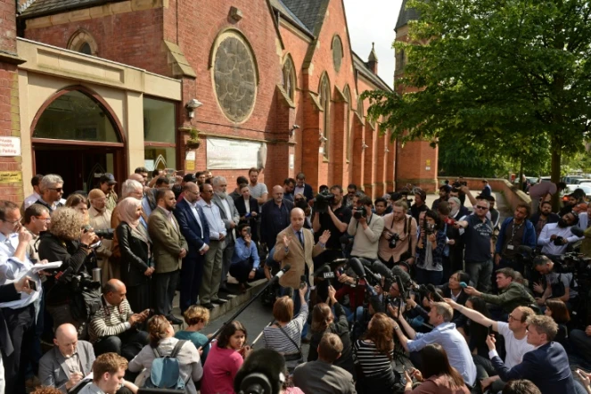 Fawzi Haffar, l'un des responsables de la mosquée de Didsbury à Manchester, prononce un discours devant le bâtiment, le 24 mai 2017