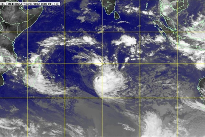 Mardi 3 janvier 2012 - La forte tempête tropicale Benilde est à 1775 km de La Réunion (image satellite www.mtotec.com)