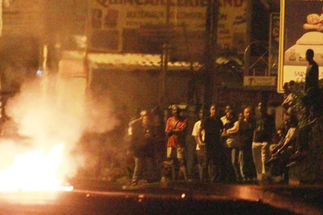 Vendredi 24 Février 2012

 Affrontement entre la police et les émeutiers