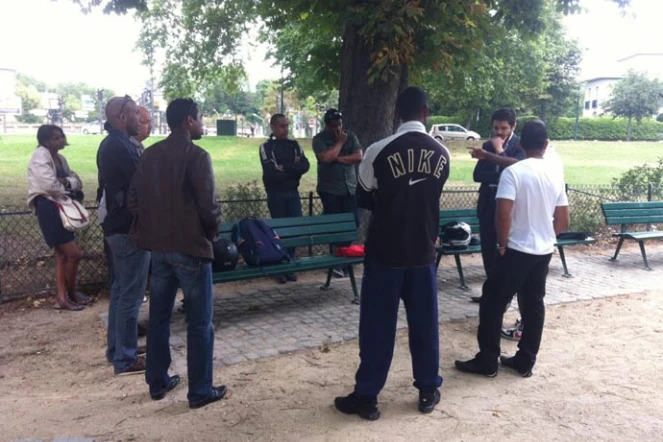 Dimanche 5 août 2012 - Rassemblement de fonctionnaires ultramarins à Paris (photo groupe Facebook Les fonctionnaires ultramarins)