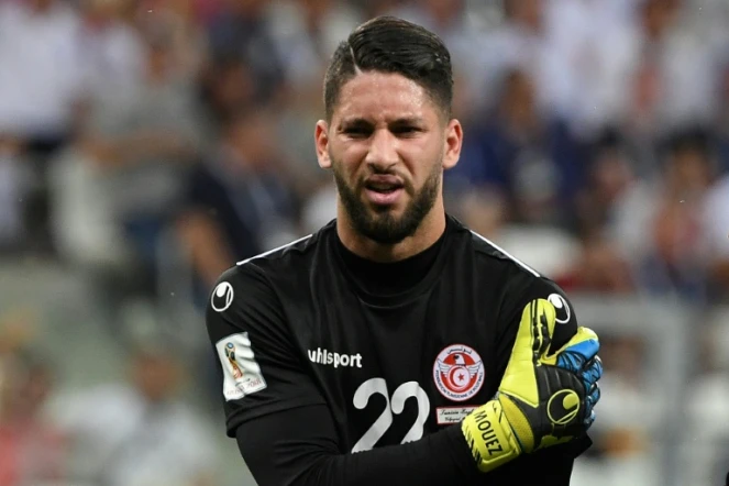 Le gardien de but de la Tunisie, Mouez Hassen, touché à l'épaule lors du premier match, face à l'Angleterre,  à Volgograd, le 18 juin 2018