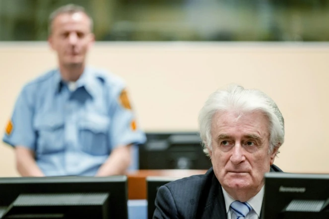 L'ancien chef politique des Serbes de Bosnie, Radovan Karadzic, devant le Tribunal pénal international pour l'ex-Yougoslavie (TPIY), le 24 mars 2016