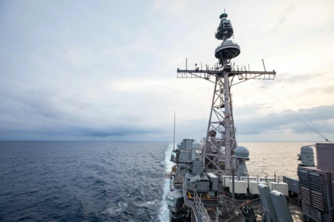Photo prise le 28 août 2022 par la marine américaine du croiseur lance-missiles USS Chancellorsville dans le détroit de Taiwan  