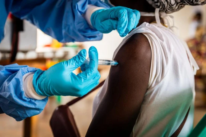   Attention : on ne peut pas tirer de lien de causalité entre faible taux de vaccination et "moins" de Covid-19 en Afrique