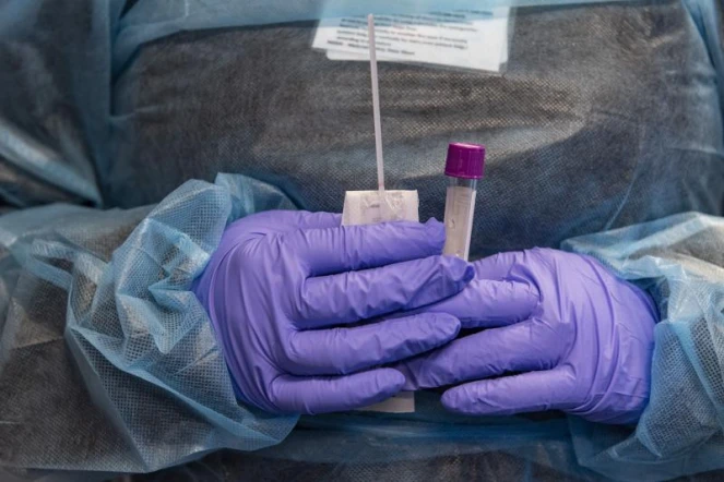   Non, les autorités sanitaires américaines n'ont pas abandonné la méthode des tests PCR