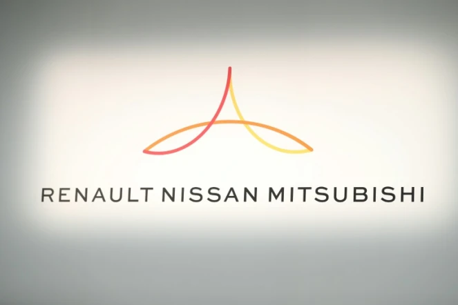 Le logo de Renault, Nissan et Mitsubishi, pris en photo avant une conférence de presse au siège de Nissan à Yokohama dans la banlieue de Tokyo, le 12 mars 2019