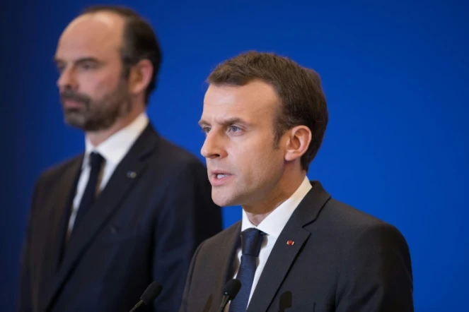Intervention d'Emmanuel Macron le jour de la prise d'otages à Trèbes, le 23 mars 2018. A ses côtés, Edouard Philippe