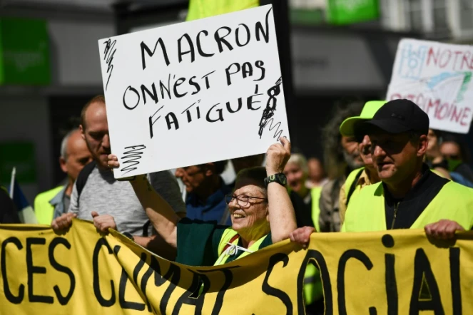 Des "gilets jaunes" manifestent à Saint-Denis le 20 avril 2019 