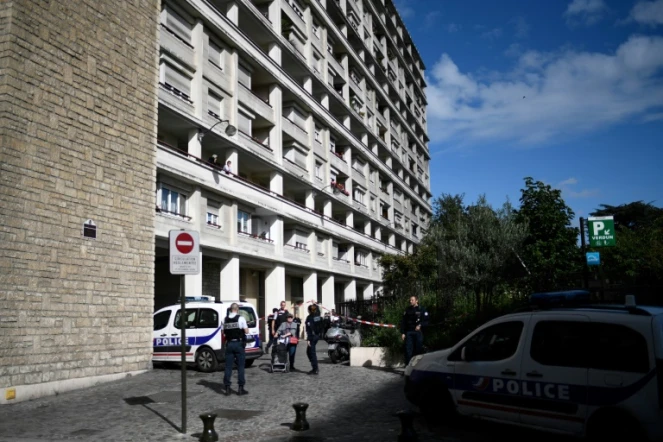 La police sur les lieux de la "tentative d'assassinats  terroriste" contre des militaires de l'opération Sentinelle à Levallois-Perret, dans les Hauts-de-Seine, le 9 août 2017