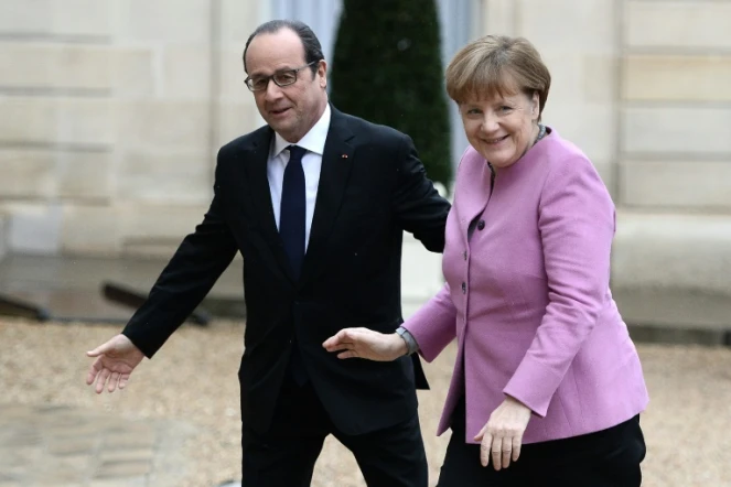 Angela Merkel accueillie par François Hollande à son arrivée le 4 mars 2016 à l'Elysée à Paris 