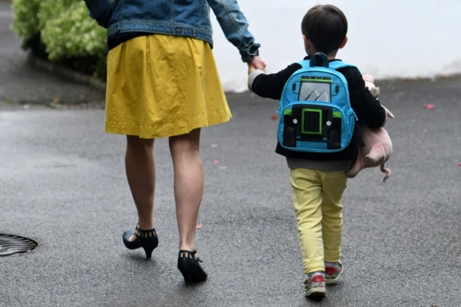 Plus de 300.000 mineurs font l'objet d'au moins une mesure de protection de l'enfance, une grosse moitié étant placée en foyer ou famille d'accueil, les autres suivis à domicile