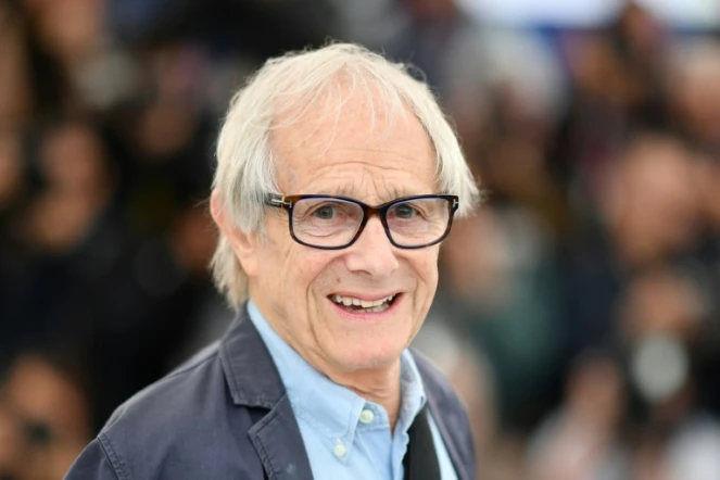 Le réalisateur britannique Ken Loach pose devant les photographes pour le film "Sorry We Missed You" lors de la 72e édition du Festival de Cannes, le 17 mai 2019