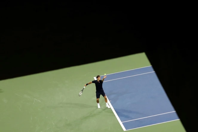 Le Suisse Roger Federer face à son compatriote Stan Wawrinka lors des quarts de finale du tournoi de Cincinnti, dans l'Ohio, le 17 août 2018