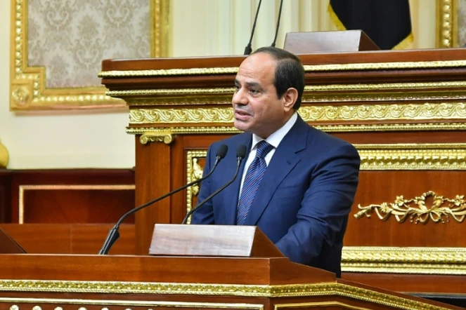 Photo diffusée le 2 juin 2018 par la présidence égyptienne montrant le président Abdel Fattah al-Sissi lors de sa prestation de serment au Parlement au Caire après sa réélection en mars