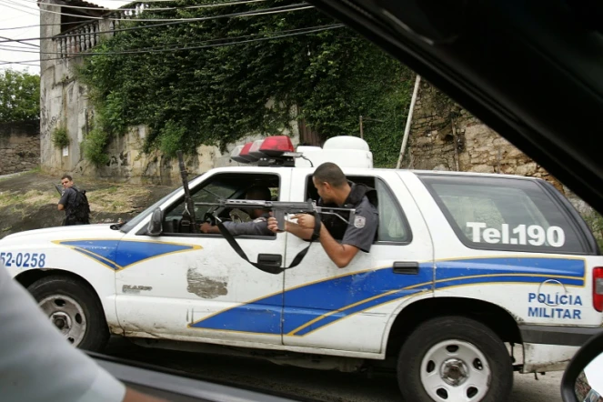 Des policiers brésiliens