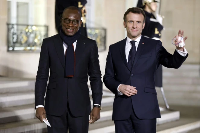 Le président français Emmanuel Macron accueille le président du Bénin Patrice Talon, à Paris le 16 février 2022